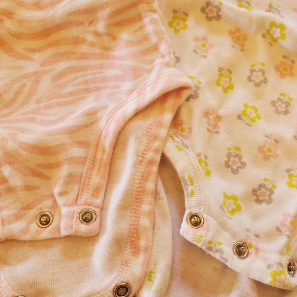 Set of 3 Carter's Bodysuits - Picture 6 of 6